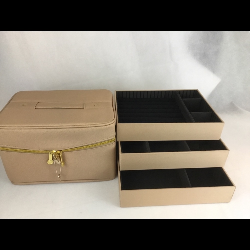 Joy Mangano Jewel Kit Organizer Zip Case with Three Trays NEW in Cream Latte